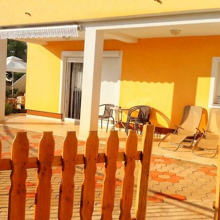 Apartman Kolan Zewnętrze zdjęcie