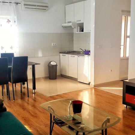 Apartman Kolan Zewnętrze zdjęcie